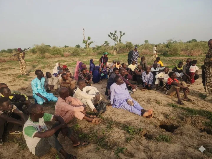 Sojojin Nijeriya sun ceto fararen-hula 53 tare da ƙwato motoci takwas a Borno