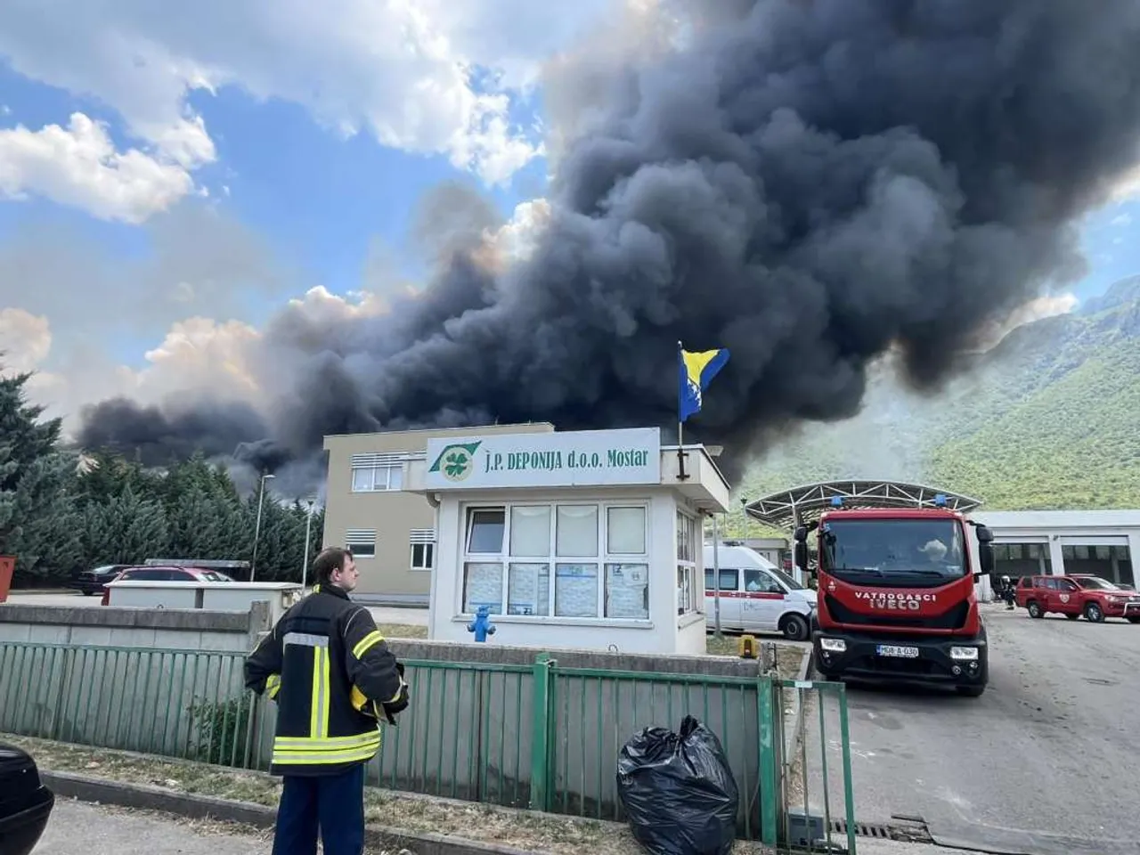 I dalje se sanira požarište na odlagalištu Uborak