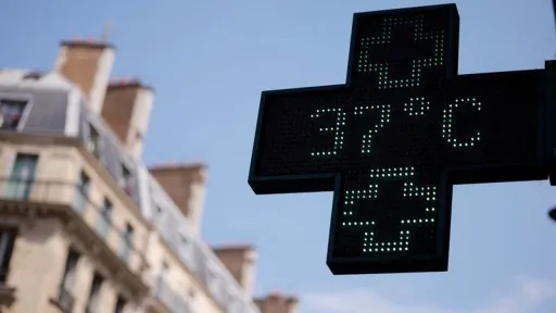 Canicule en France: le bilan monte à 55 décès par noyade
