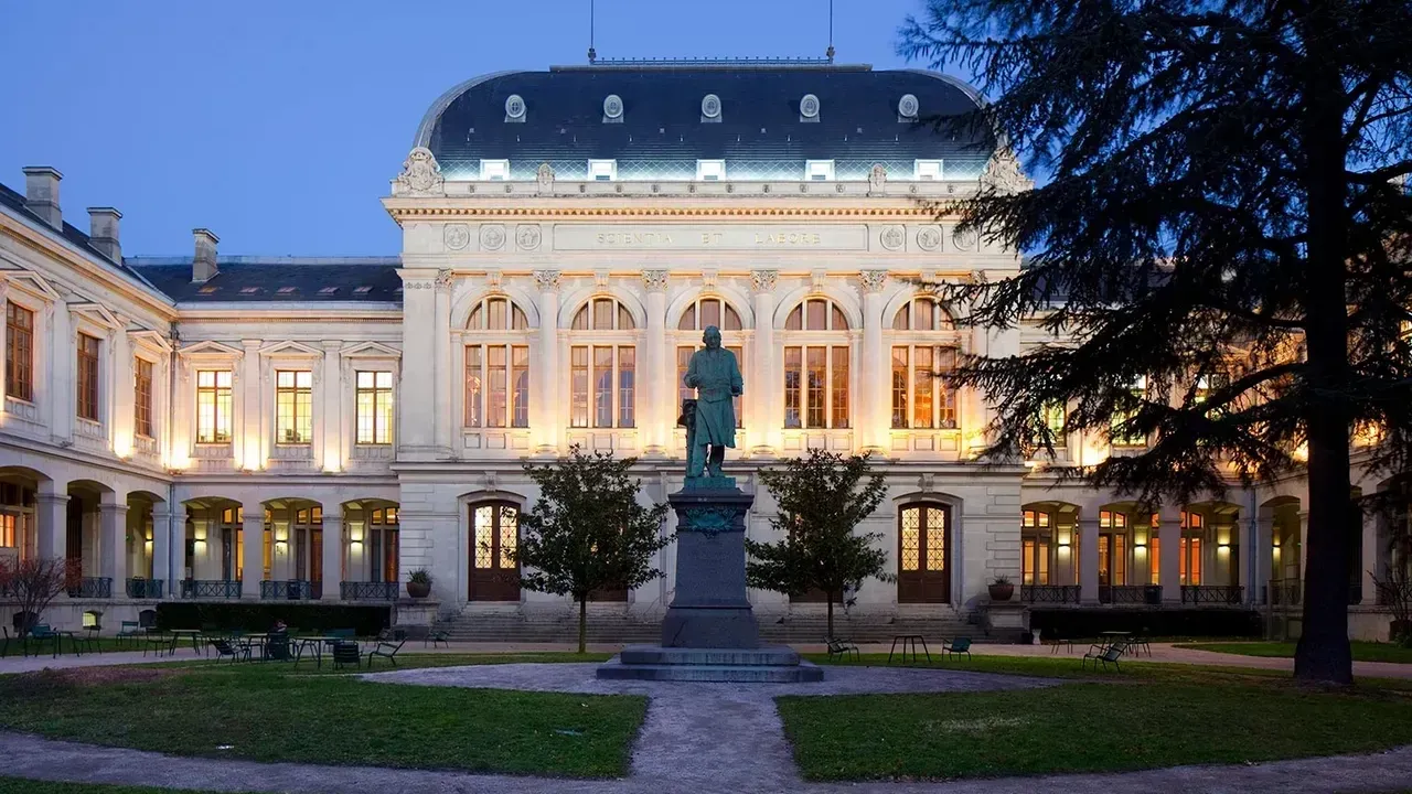 Université Lyon 2: un professeur suspendu 18 mois pour des publications jugées “antisémites”