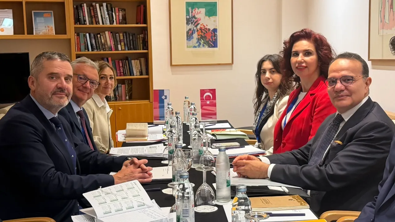 Türkiye e Eslovénia reafirmam o seu compromisso de reforçar as relações bilaterais