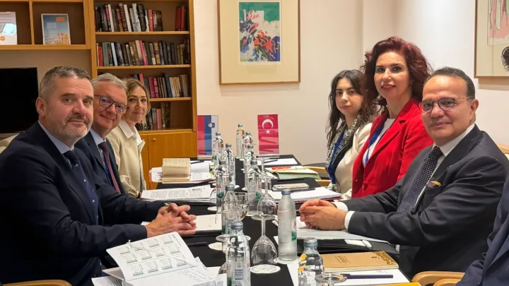 Türkiye e Eslovénia reafirmam o seu compromisso de reforçar as relações bilaterais