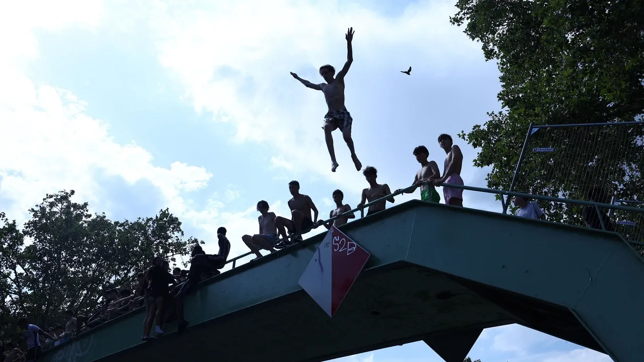 Canicule à Paris: un homme meurt noyé dans le canal Saint-Martin