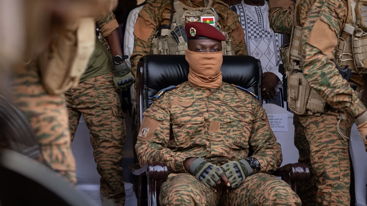 Burkina-Faso Frantsiyä belän diplomatik mönäsäbätlären özde
