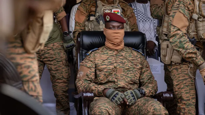 Burkina-Faso Frantsiyä belän diplomatik mönäsäbätlären özde