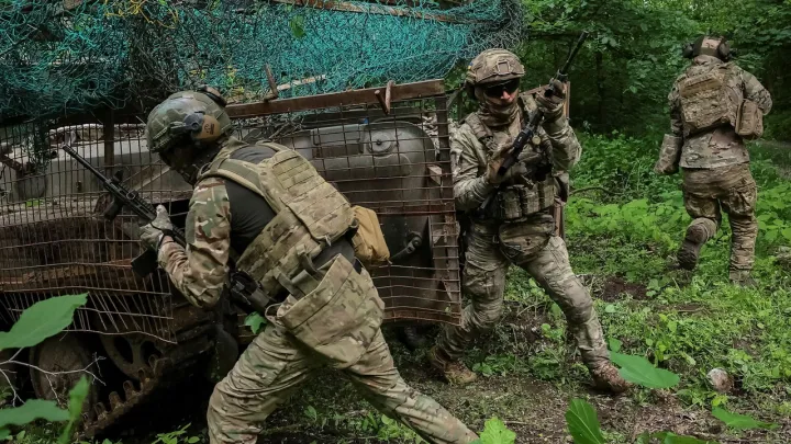 Rusiyä raketaları häm dronnarı Ukrainadağı "Naftogaz" obyektlarına höcüm itte