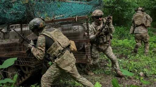 Rusiyä raketaları häm dronnarı Ukrainadağı "Naftogaz" obyektlarına höcüm itte