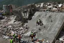 ارتفاع ضحايا زلزال فنزويلا إلى 1450 قتيلاً وإنقاذ أب وابنه بعد أربعة أيام