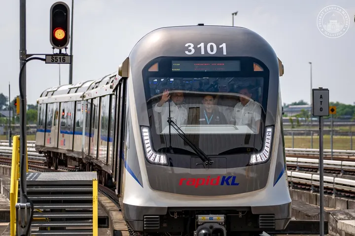 Tambang LRT3 percuma sebulan bermula hari ini, projek rumah mampu milik bakal menyusul