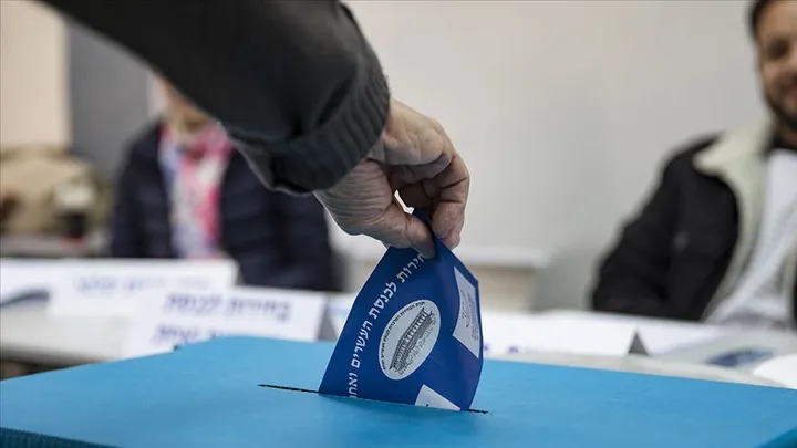 הציר המרכזי של הפילוג הפוליטי בישראל הוא עדיין הזהות הדתית