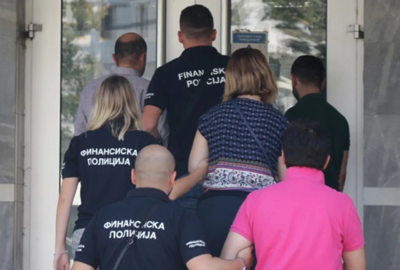 Финансиска полиција: Приведени повеќе лица осомничени дека го искористиле своето влијание