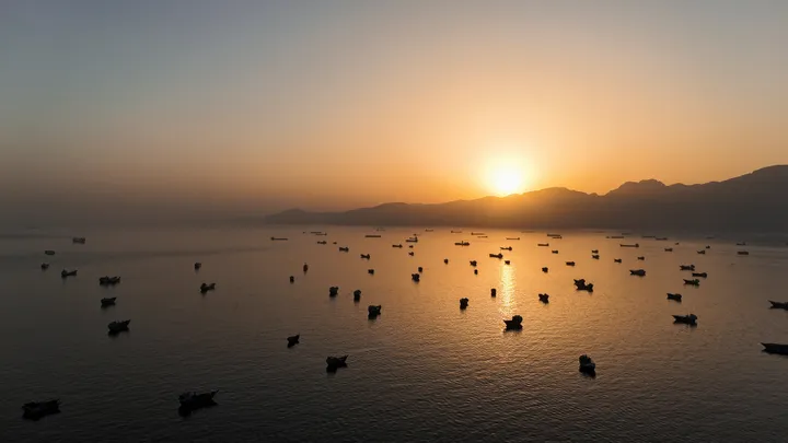 Global trade chokes over Hormuz closure as US–Israel war on Iran nears 100 days
