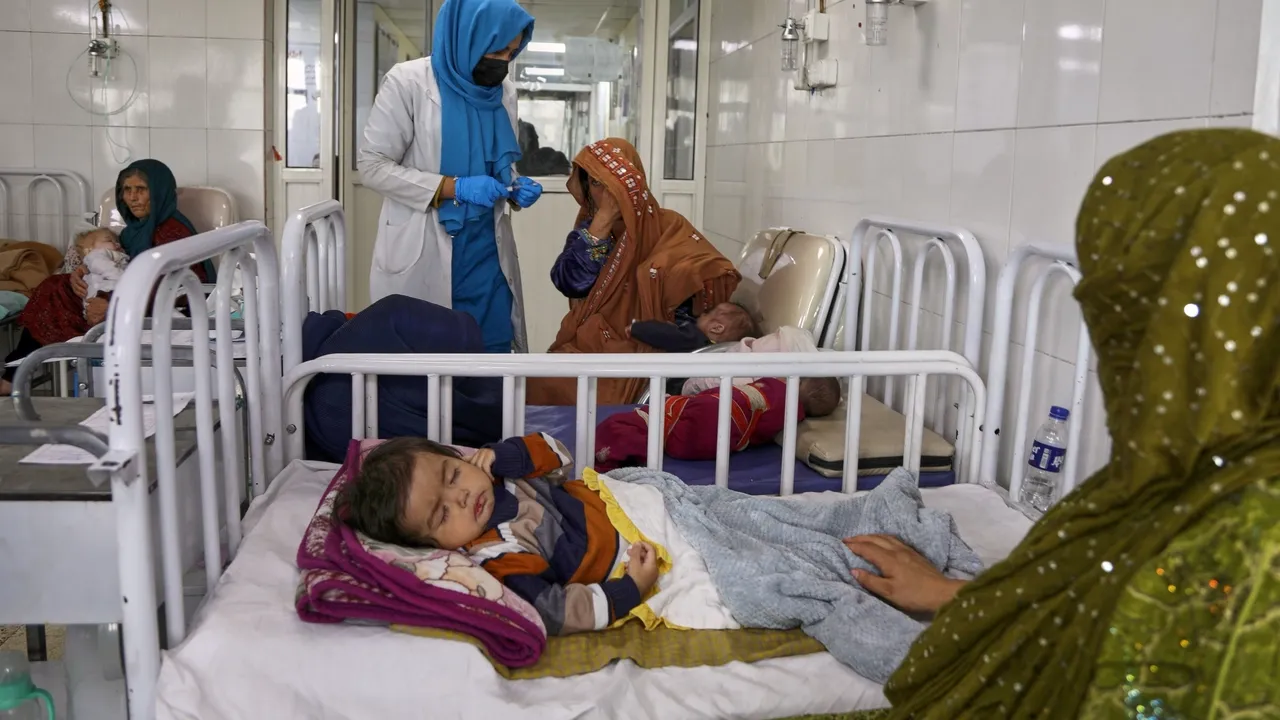 سازمان جهانی بهداشت: ۳.۷ میلیون کودک افغان در معرض سوءتغذیه حاد قرار دارند
