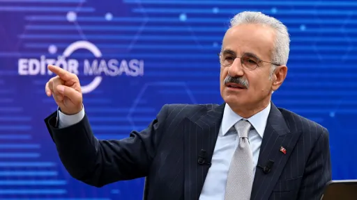 اورال‌اوغلو: راه‌آهن حجاز می‌تواند مسیر جایگزینی برای تنگه هرمز ایجاد کند