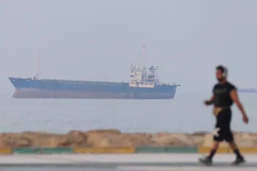 US revokes license authorising sale of Iranian oil after Hormuz strikes