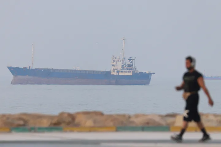 US revokes license authorising sale of Iranian oil after Hormuz strikes