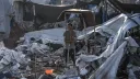 جيش الاحتلال الإسرائيلي ينسف مباني شمالي وجنوبي غزة وسط إطلاق نار وقصف مدفعي