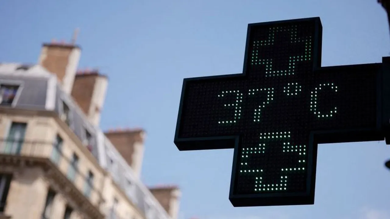 France: quatre départements restent en vigilance orange, risque maximal d'incendies dès mercredi
