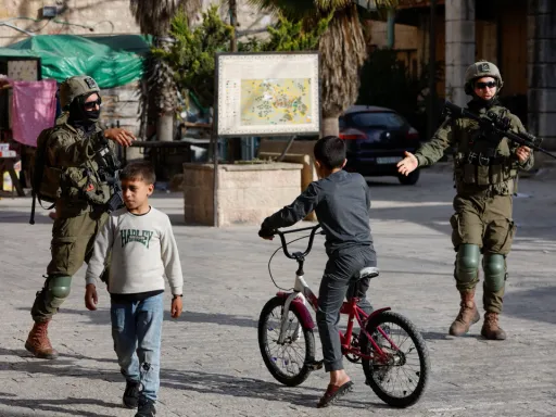 Colonos israelitas ilegais propõem plano para ocupar 100 locais estratégicos na Cisjordânia ocupada