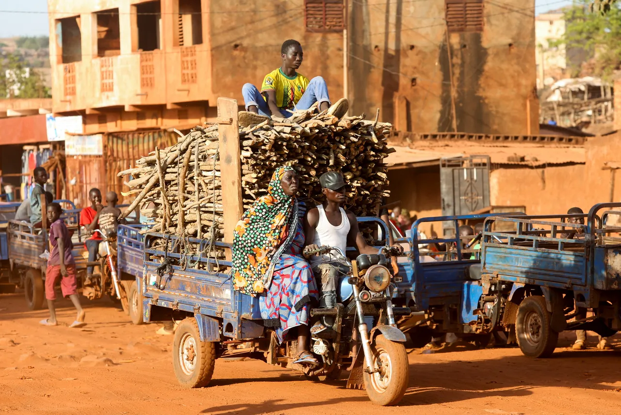 Le Mali interdit la circulation des motos en dehors des villes suite aux attaques terroristes
