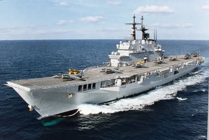 Pengiriman kapal induk Garibaldi ke Indonesia terkendala situasi Selat Hormuz