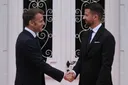 Макрон пристигна во Црна Гора, го пречека претседателот Милатовиќ