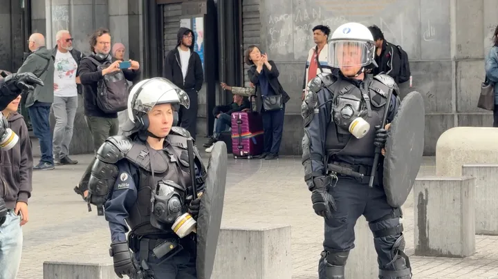 Onderzoek naar politiegeweld na onderwijsprotesten Brussel, harde politieke reacties