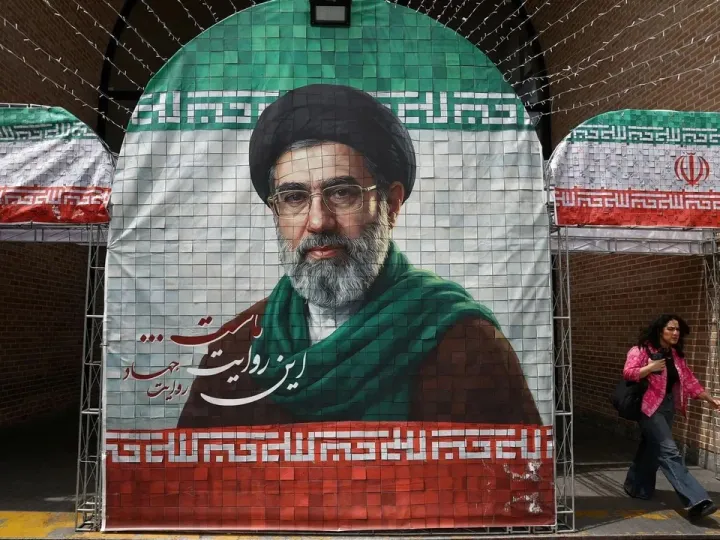 رهبر ایران: دشمن تابآوری مردم و ایجاد خطا در دستگاه محاسباتی مسئولان را هدف گرفته است