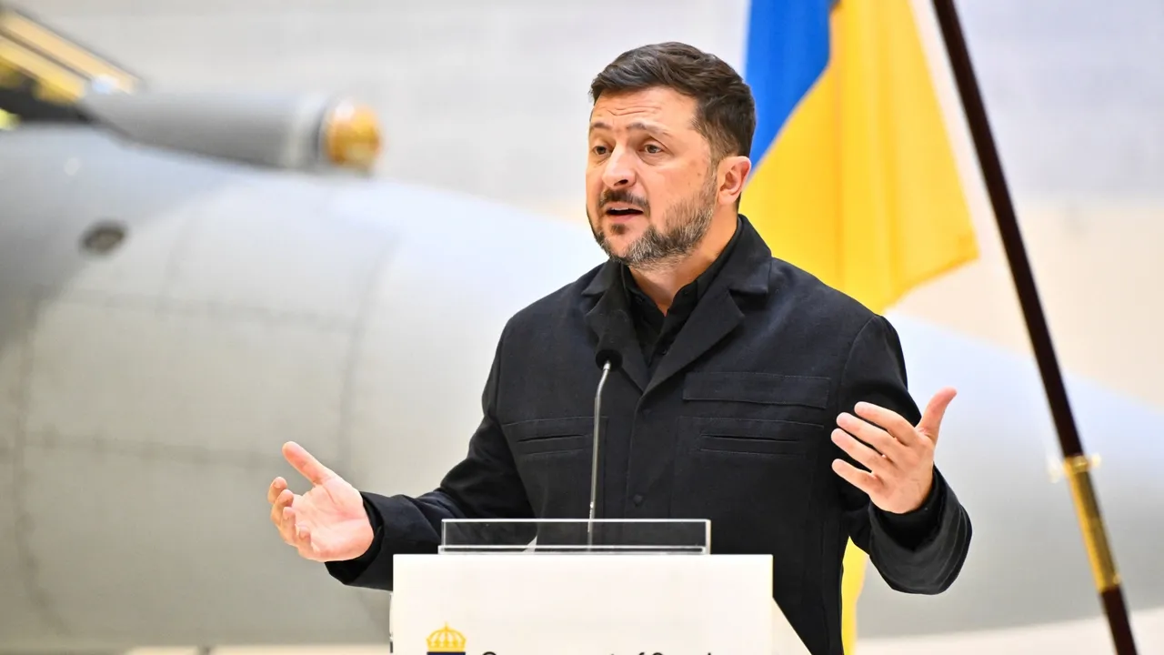 Zelenskiy: "Rusiyä 707 Ukraina balasın üterde"