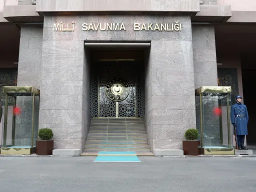 وزارت دفاع ملی ترکیه: جامعه جهانی برای توقف اقدامات اسرائیل گام‌های عملی بردارد