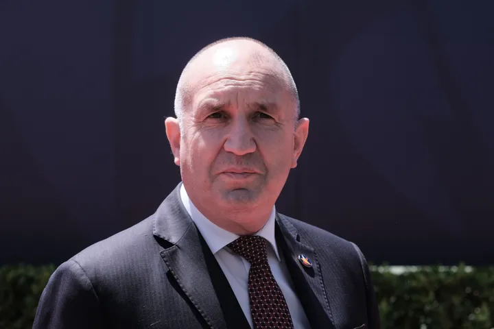 Радев: Нема да дозволиме санкции за Русија што негативно влијаат на бугарската економија