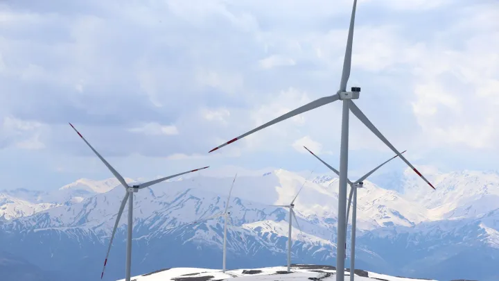 Registo ambiental da Türkiye melhora com os investimentos em energia limpa