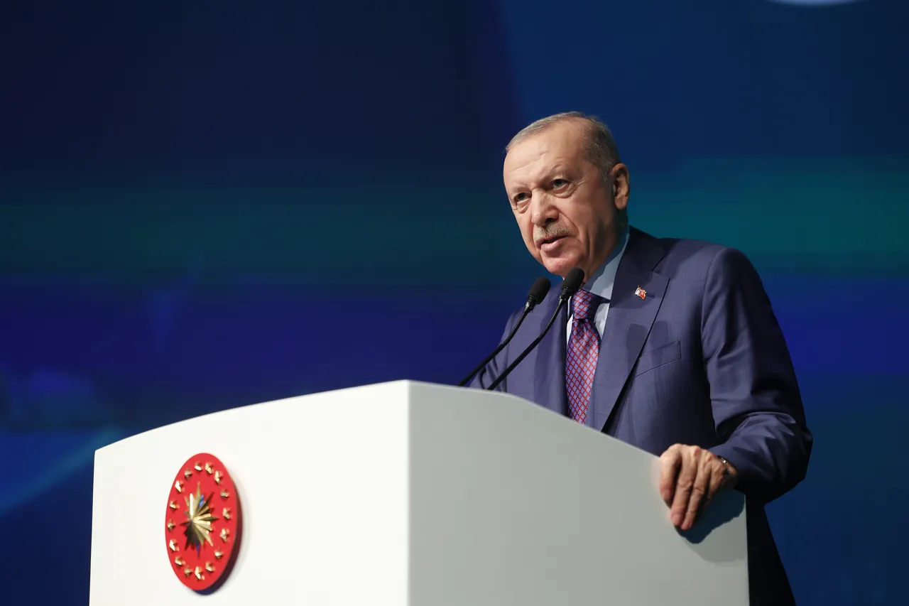 أردوغان: أزمة المناخ مشكلة خطيرة تهدد البشرية ومبادرة "صفر نفايات" تحولت إلى حركة بيئية عالمية