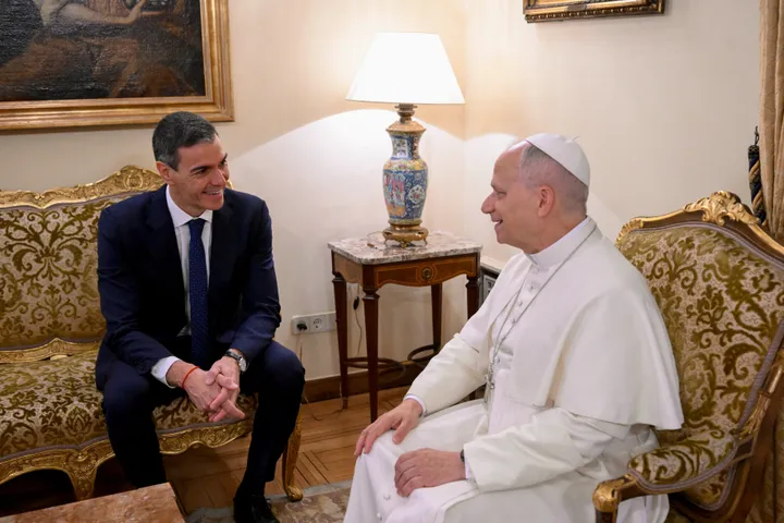 Papa Lav XIV se sastao sa španskim premijerom Sanchezom u Madridu