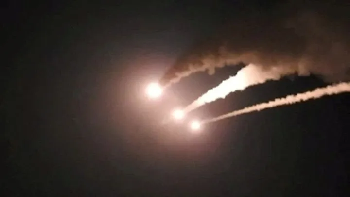 Иран соопшти за 15 повредени лица во израелските напади, ги прекинува нападите врз Израел