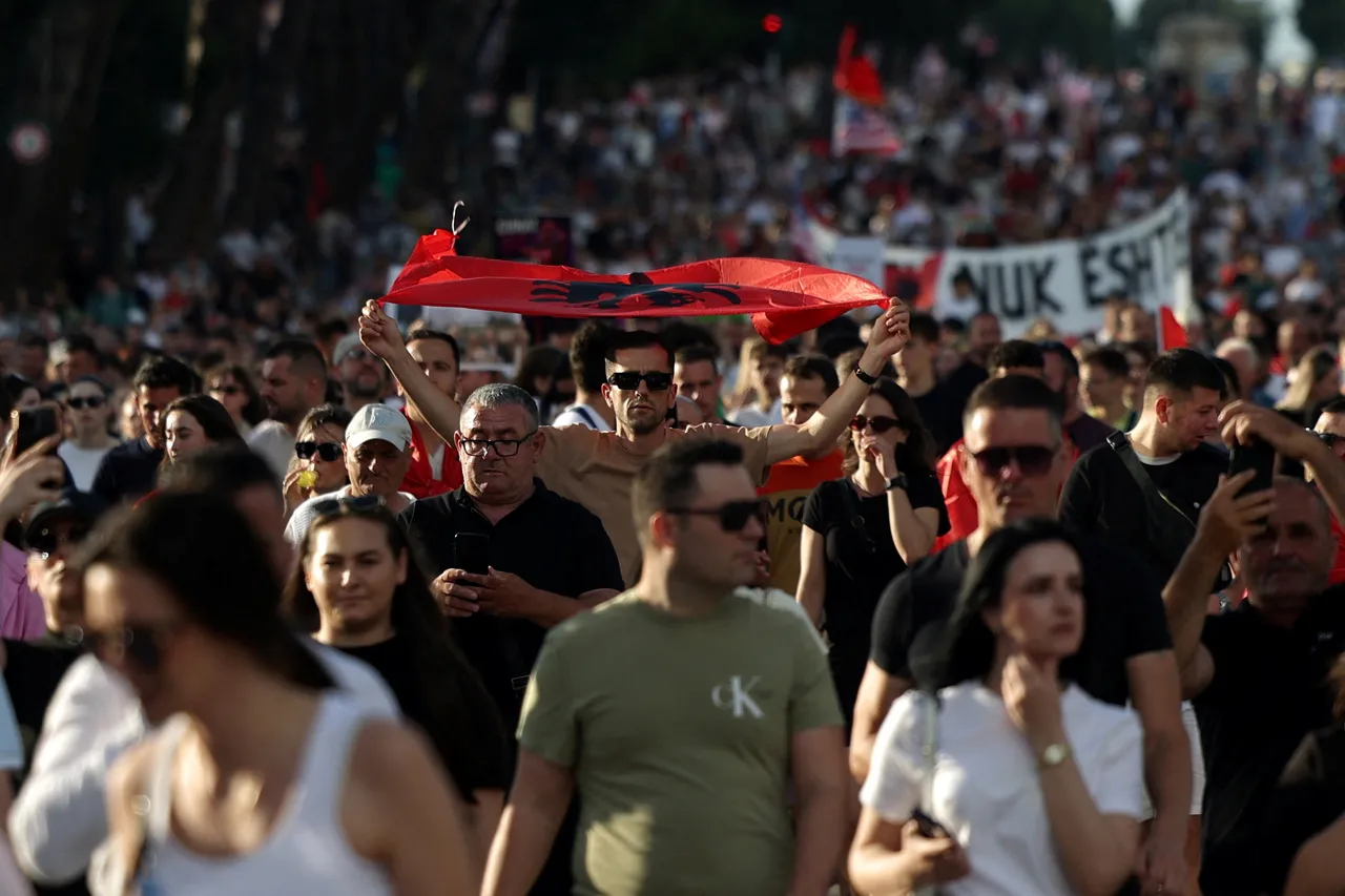 U Albaniji se nastavljaju protesti protiv turističkog projekta u Zvernecu