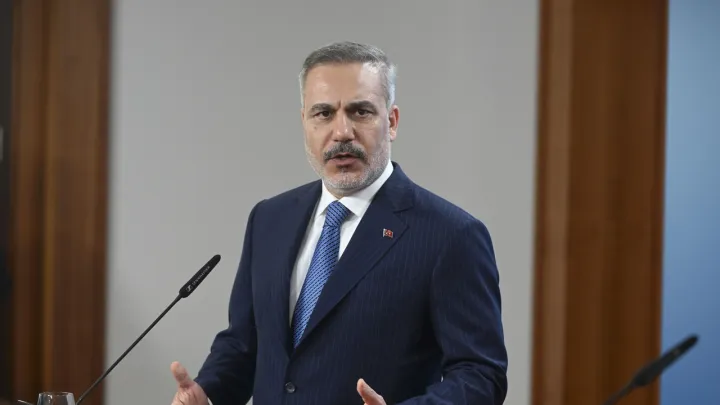 Фидан: «Эгерде суроо-талап болсо, Түркия Ормуз кысыгындагы миналарды тазалоого колдоо көрсөтө алат»