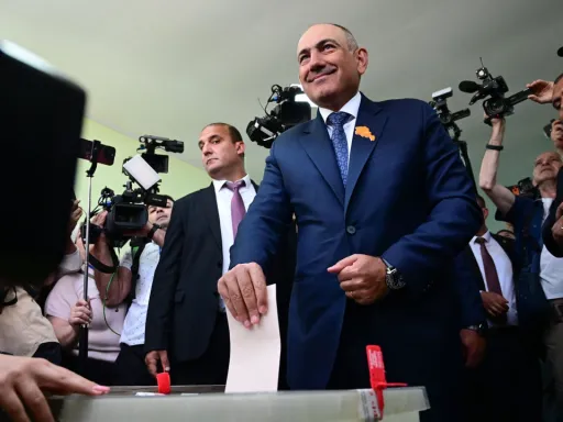 Pashinyan vence eleição na Arménia: promete aproximação com Ocidente e equilibra laços com a Rússia