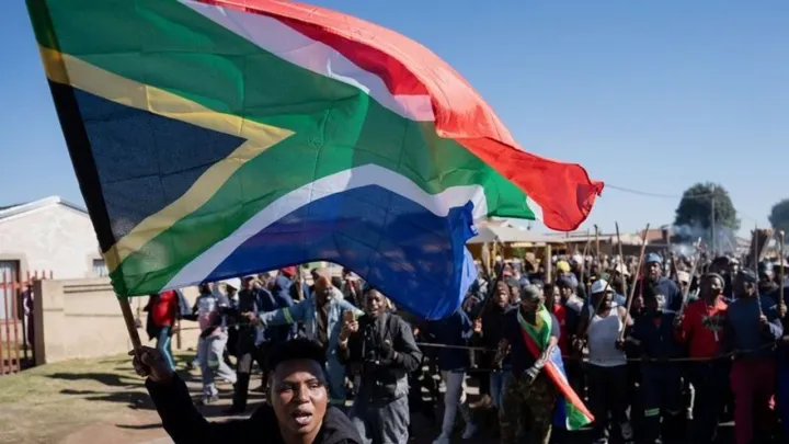 South African anti-immigrant protesters want government to 'build wall on borders'