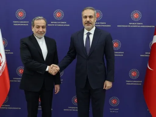 Ministro Fidan reuniu-se com o seu colega iraniano