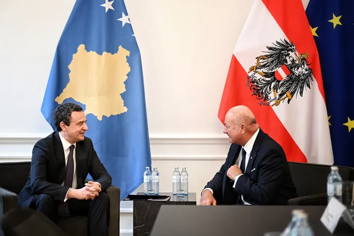 Kurti në takim me kancelarin austriak: Kosova e gatshme për marrjen e statusit të vendit kandidat
