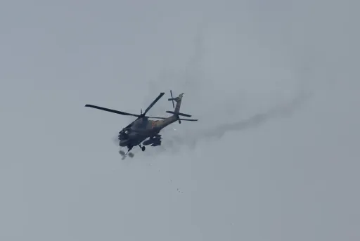 Helikwaftan sojin Amurka ya faɗi kusa da Mashigar Hormuz; matuƙansa suna 'lafiya', in ji Trump