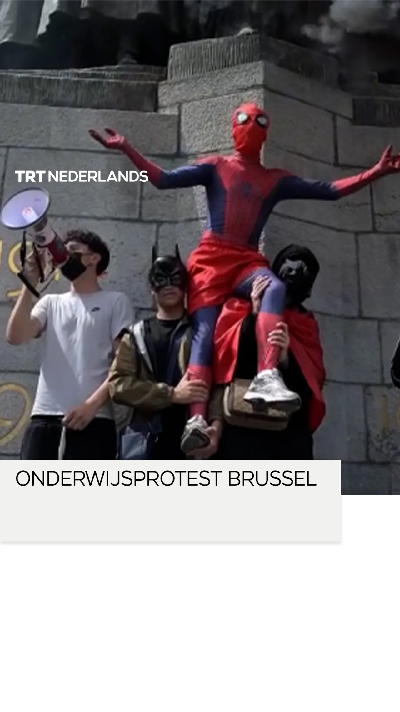 Duizenden betogen in Brussel tegen onderwijshervormingen en bezuinigingen