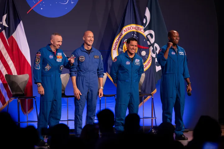 La NASA nomina l'equipaggio di quattro persone per la missione Artemis III, ultima prova generale per il ritorno sulla Luna