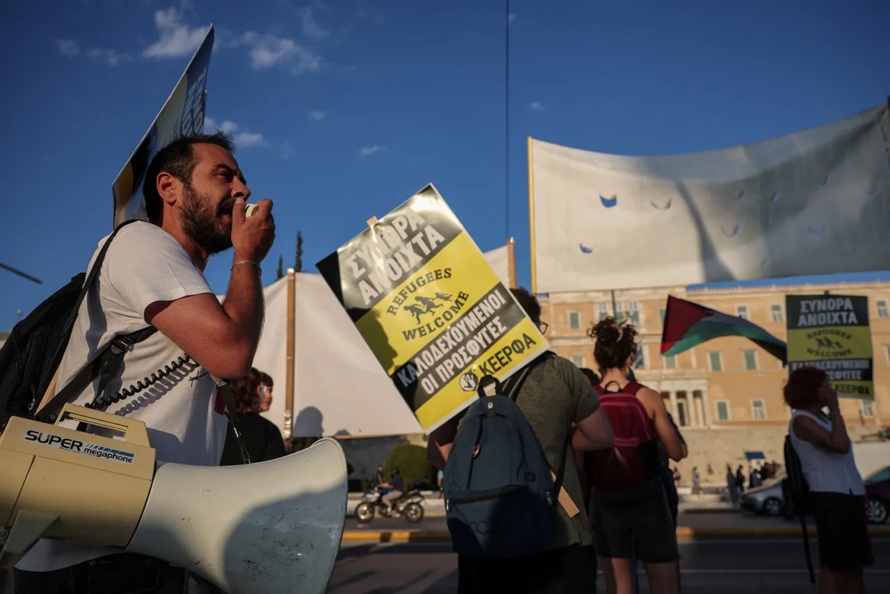 Greece passes legislation to fast-track migrant deportations, allow transfers to third countries