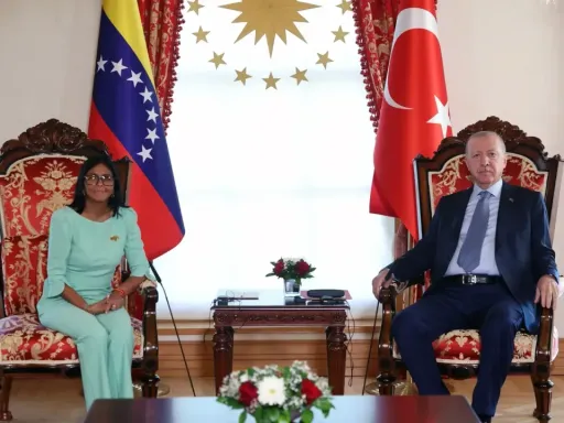 رئیسجمهور اردوغان در استانبول با رئیسجمهور موقت ونزوئلا دیدار کرد