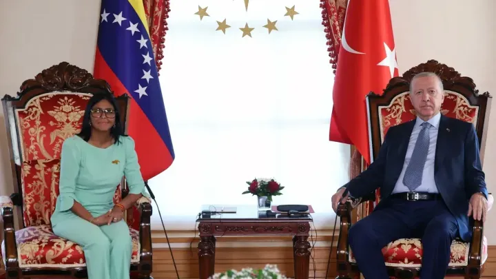 رئیسجمهور اردوغان در استانبول با رئیسجمهور موقت ونزوئلا دیدار کرد