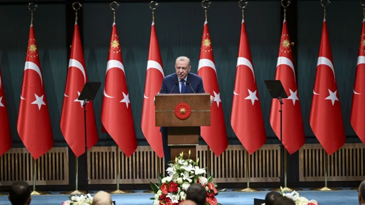 الرئيس أردوغان يعزّي بوفاة الأمير الوالد القطري الشيخ حمد بن خليفة آل ثاني