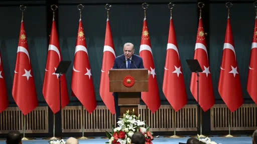 الرئيس أردوغان يعزّي بوفاة الأمير الوالد القطري الشيخ حمد بن خليفة آل ثاني