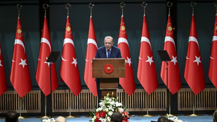 الرئيس أردوغان يعزّي بوفاة الأمير الوالد القطري الشيخ حمد بن خليفة آل ثاني